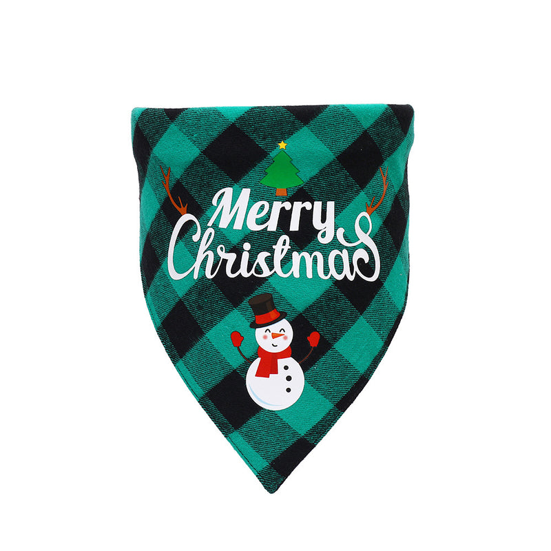 Novel red and black plaid pet triangle towel dog saliva towel Christmas pet saliva towel gift