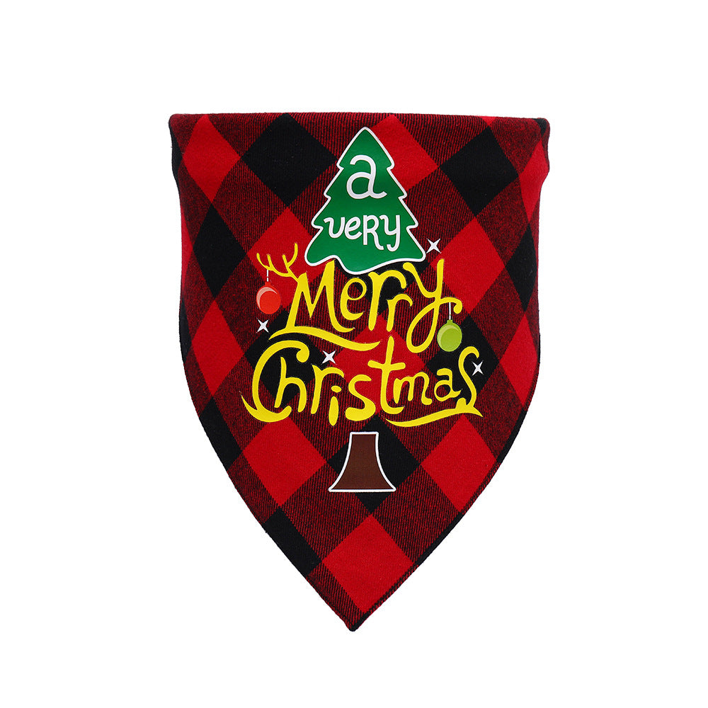 Novel red and black plaid pet triangle towel dog saliva towel Christmas pet saliva towel gift