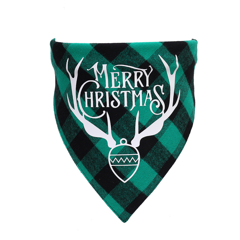 Novel red and black plaid pet triangle towel dog saliva towel Christmas pet saliva towel gift
